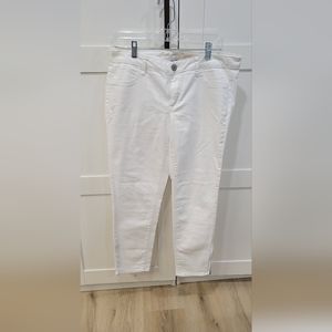 American Eagle white skinny jeans